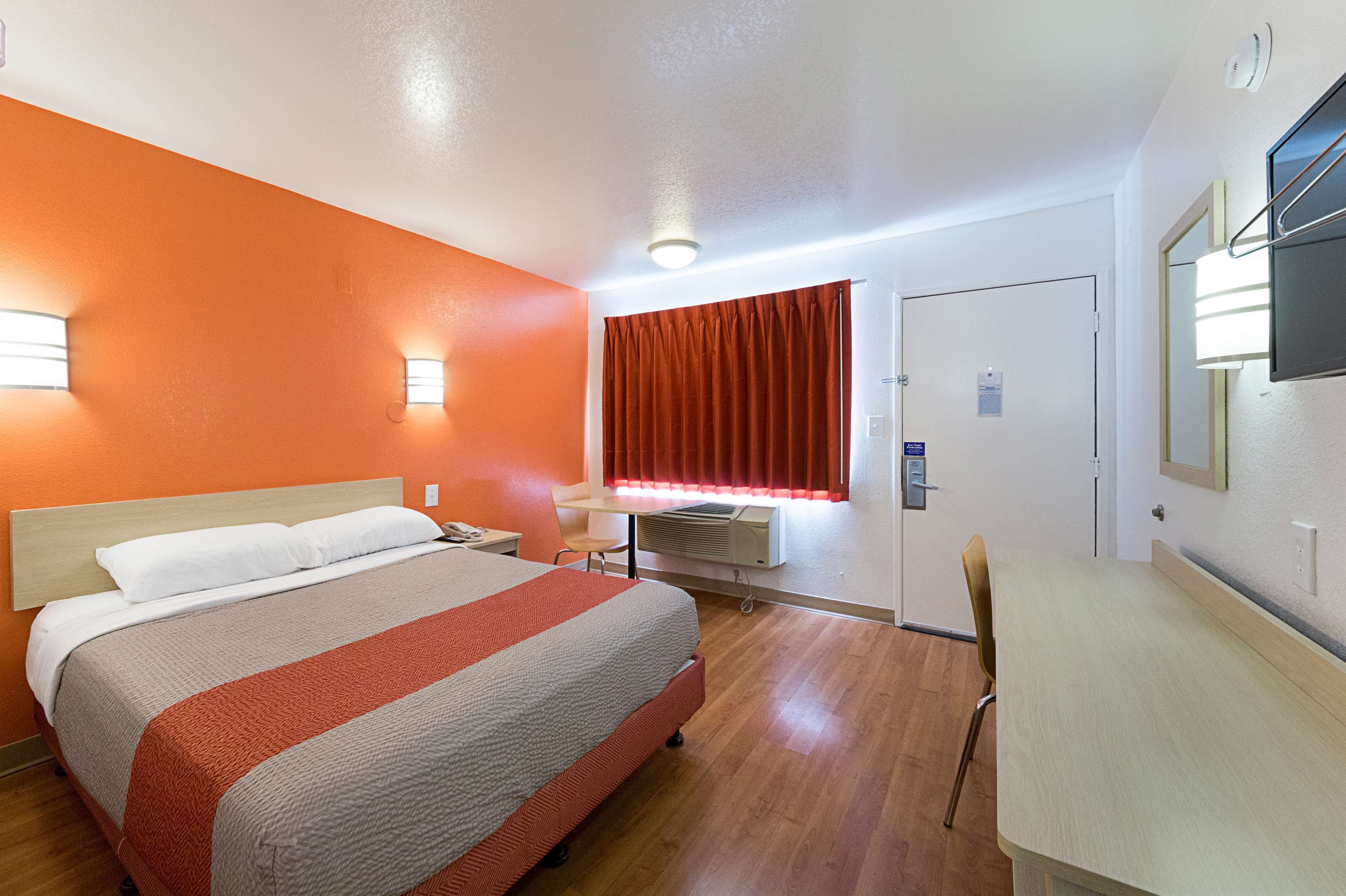 免费 WiFi、床单