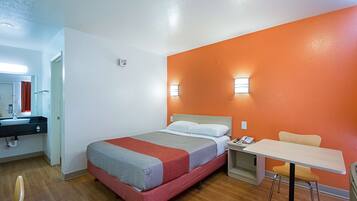 WiFi (free), bed sheets