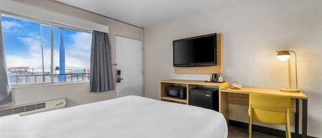 Standard Room, 1 Double Bed, Non Smoking | Free WiFi, bed sheets