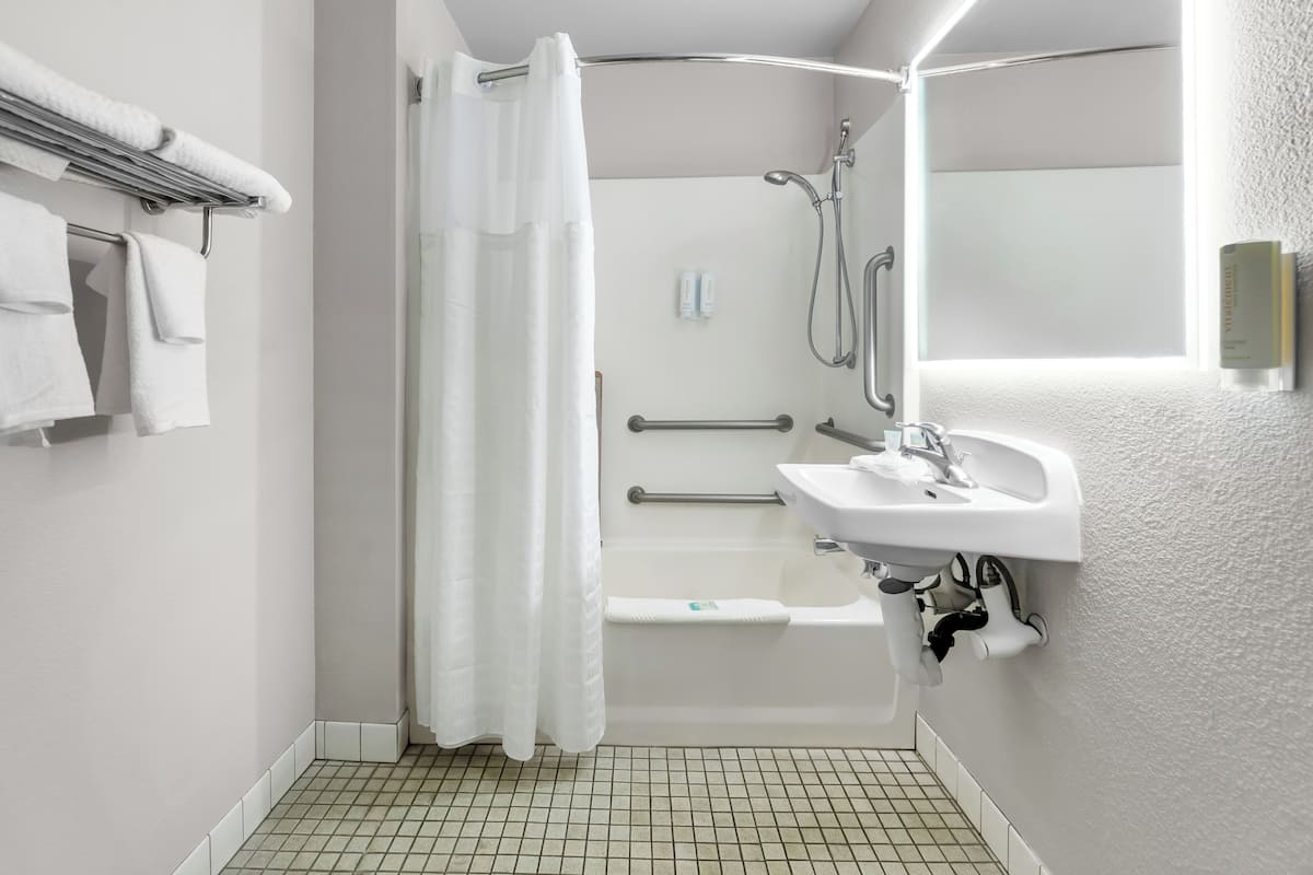 Standard Room, 1 Double Bed, Accessible, Non Smoking | Free WiFi, bed sheets