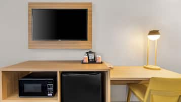 Standard Room, 2 Double Beds, Non Smoking | Free WiFi, bed sheets