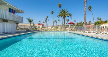 Motel 6 Ventura, CA - Beach