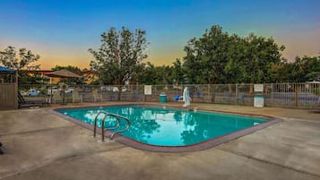 Piscina stagionale all'aperto