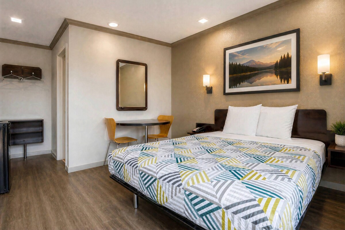 Standaard kamer, 1 queensize bed, roken | Gratis wifi, beddengoed