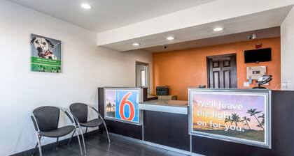 Motel 6 Needles, CA