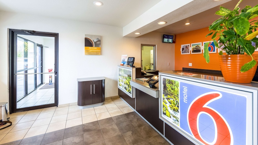 Motel 6 Klamath Falls, OR