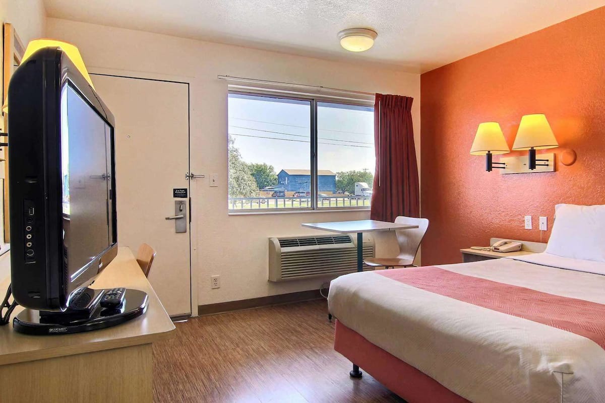 Bureau, Wi-Fi gratuit, draps fournis