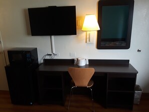 Mini-refrigerator - Motel 6 Farmington, NM (Farmington)