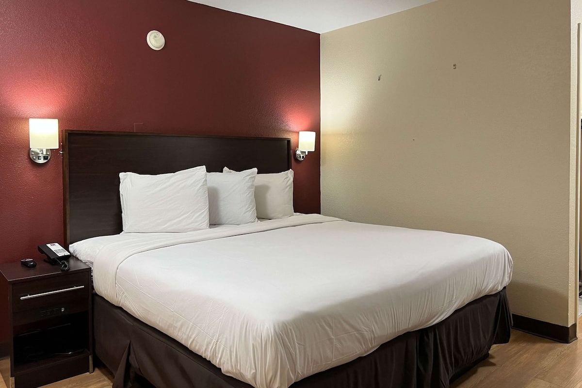 Bureau, fer et planche à repasser, Wi-Fi gratuit, draps fournis