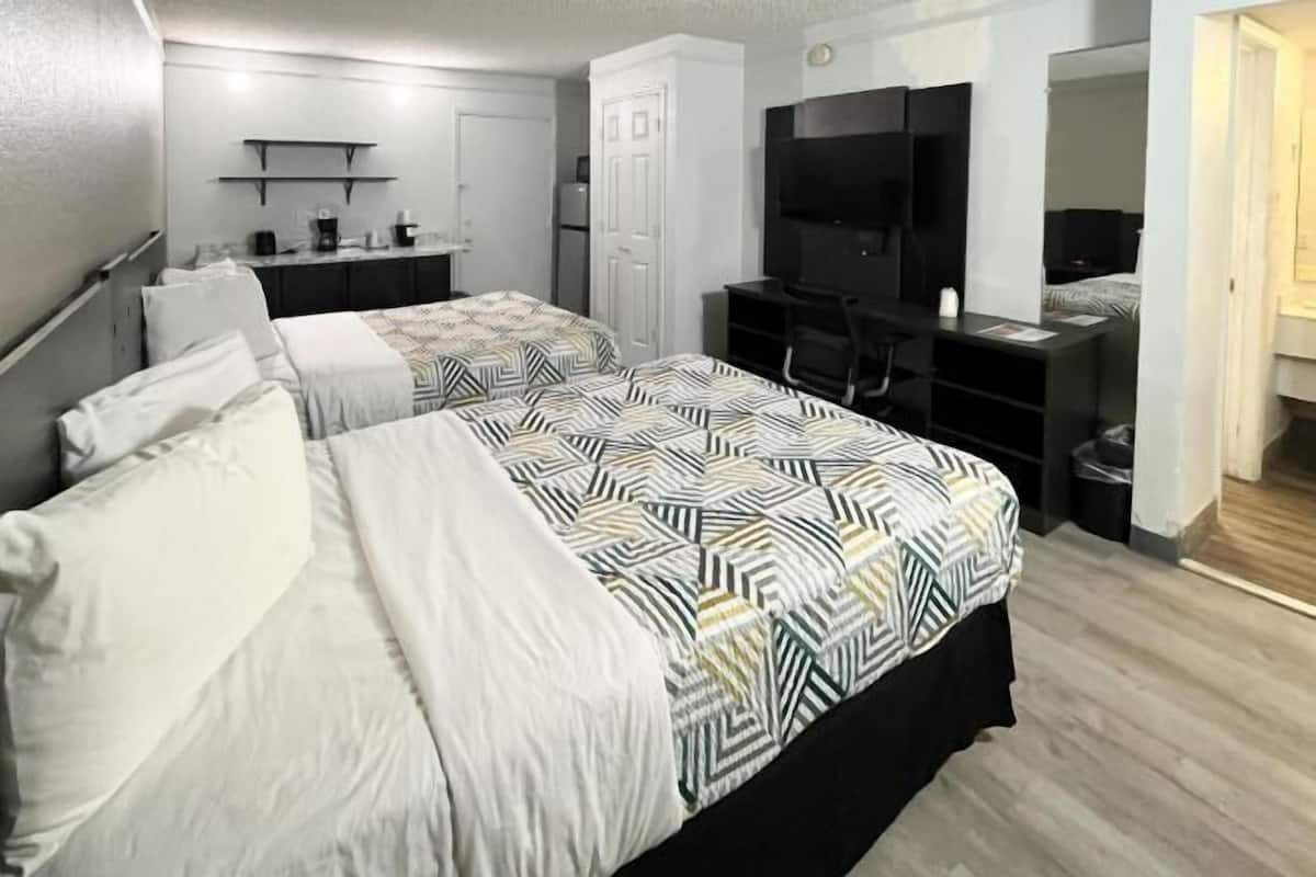 Desk, iron/ironing board, free WiFi, bed sheets