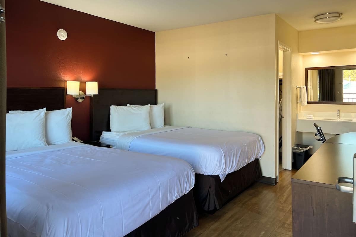 Bureau, fer et planche à repasser, Wi-Fi gratuit, draps fournis