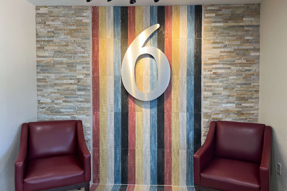 Motel 6 Hattiesburg, MS
