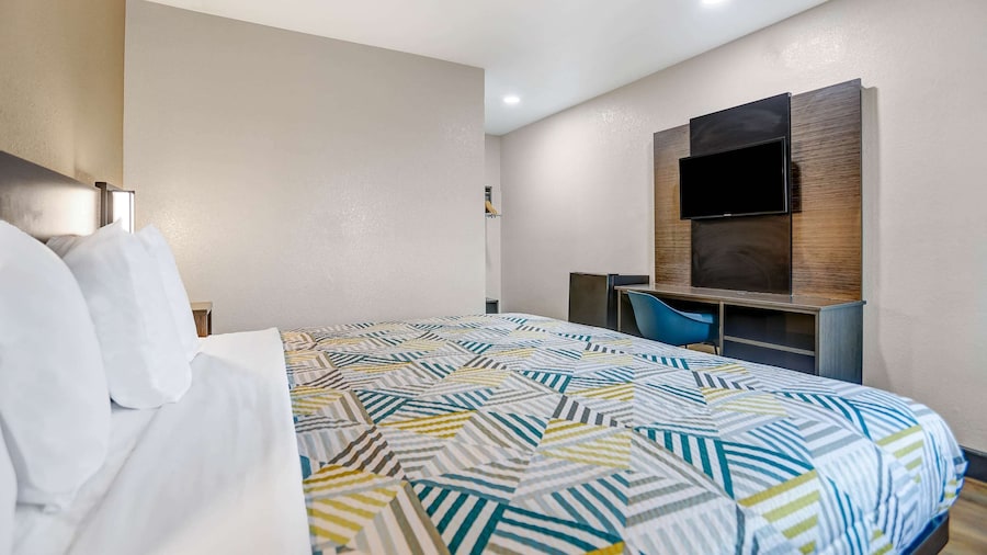 Motel 6 San Bernardino, CA - South