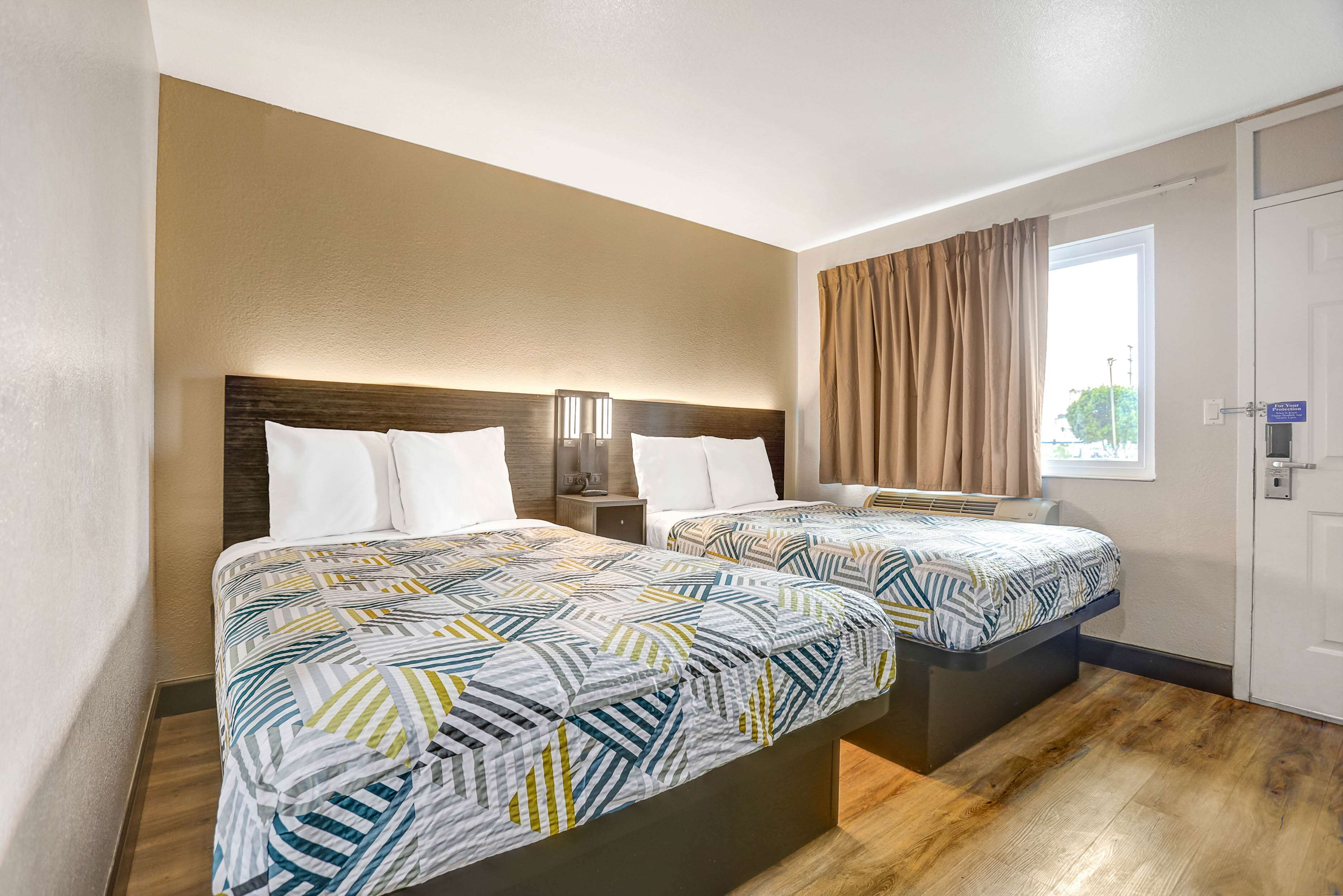 Wifi gratis y ropa de cama 