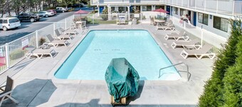 Motel 6 Grants Pass, OR