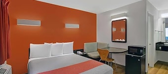 Super 8 by Wyndham Santa Clara