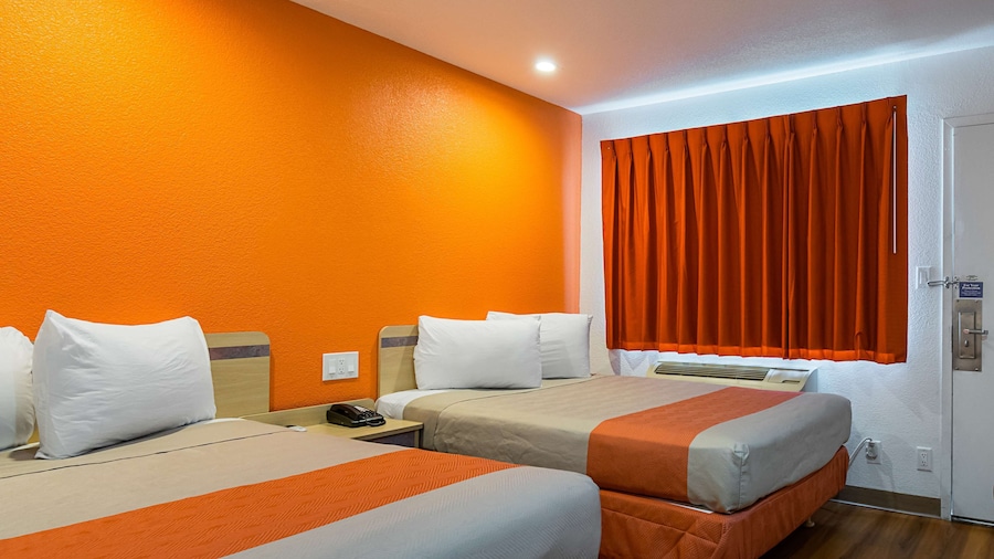 Motel 6 Lost Hills, CA