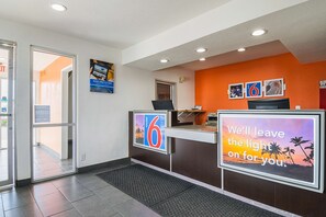 Reception - Motel 6 Lost Hills, CA (Lost Hills)