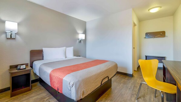 Free cots/infant beds, free WiFi, bed sheets - Motel 6 Santa Rosa, NM (Santa Rosa)