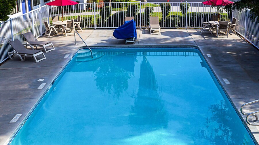 Motel 6 Porterville, CA