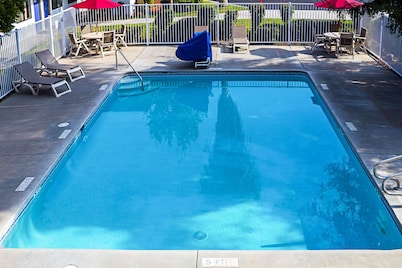 Motel 6 Porterville, CA