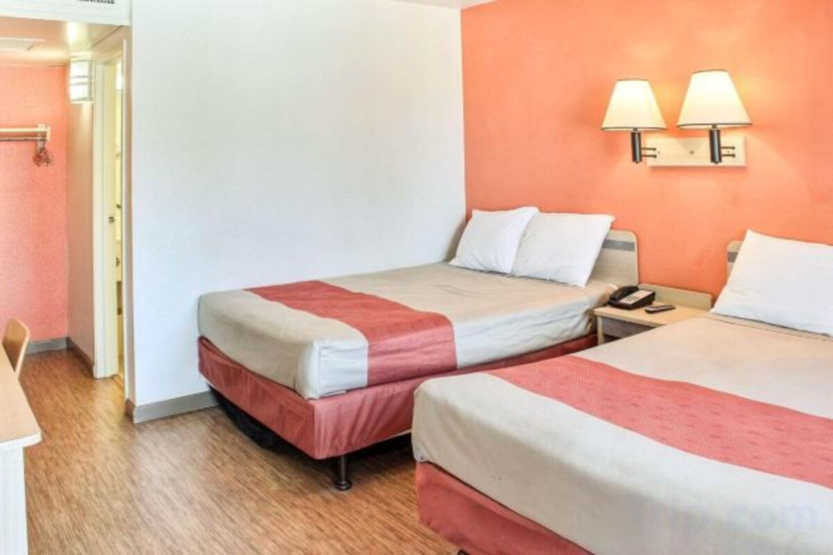 Room with Two Double Beds-Smoking