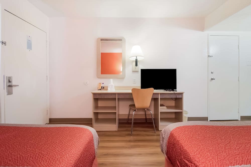 Motel 6 Moses Lake, WA