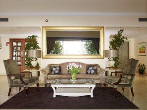 Sala de estar en el lobby