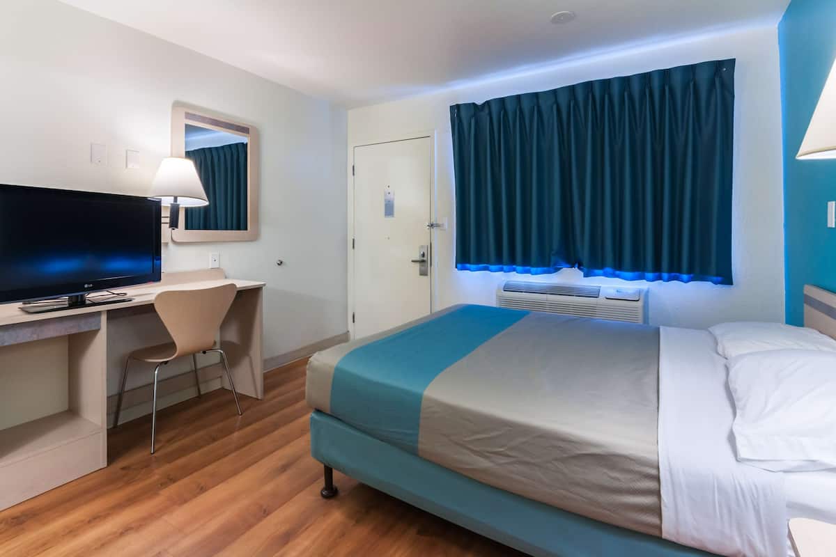 Desk, free WiFi, bed sheets