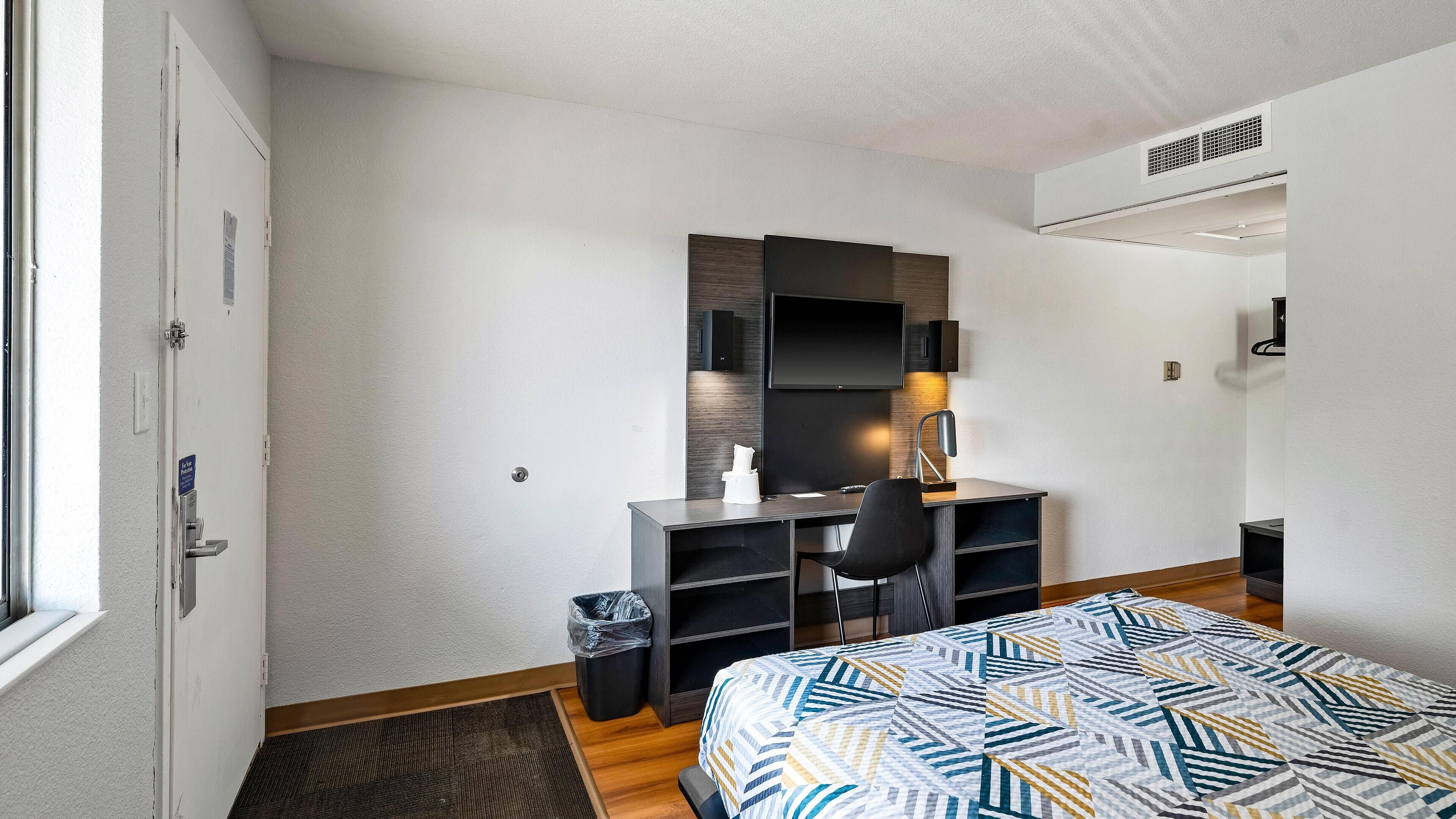 Free WiFi, bed sheets