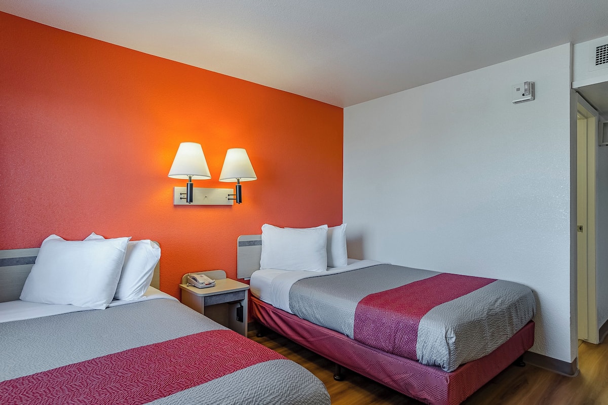 Free WiFi, bed sheets, wheelchair access