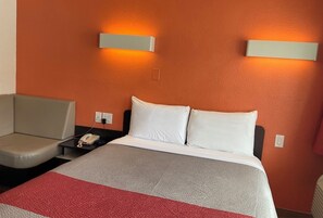 Free WiFi, bed sheets - Motel 6 Fort Collins, CO (Fort Collins)