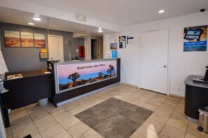 Reception - Motel 6 Blythe, CA (Blythe)