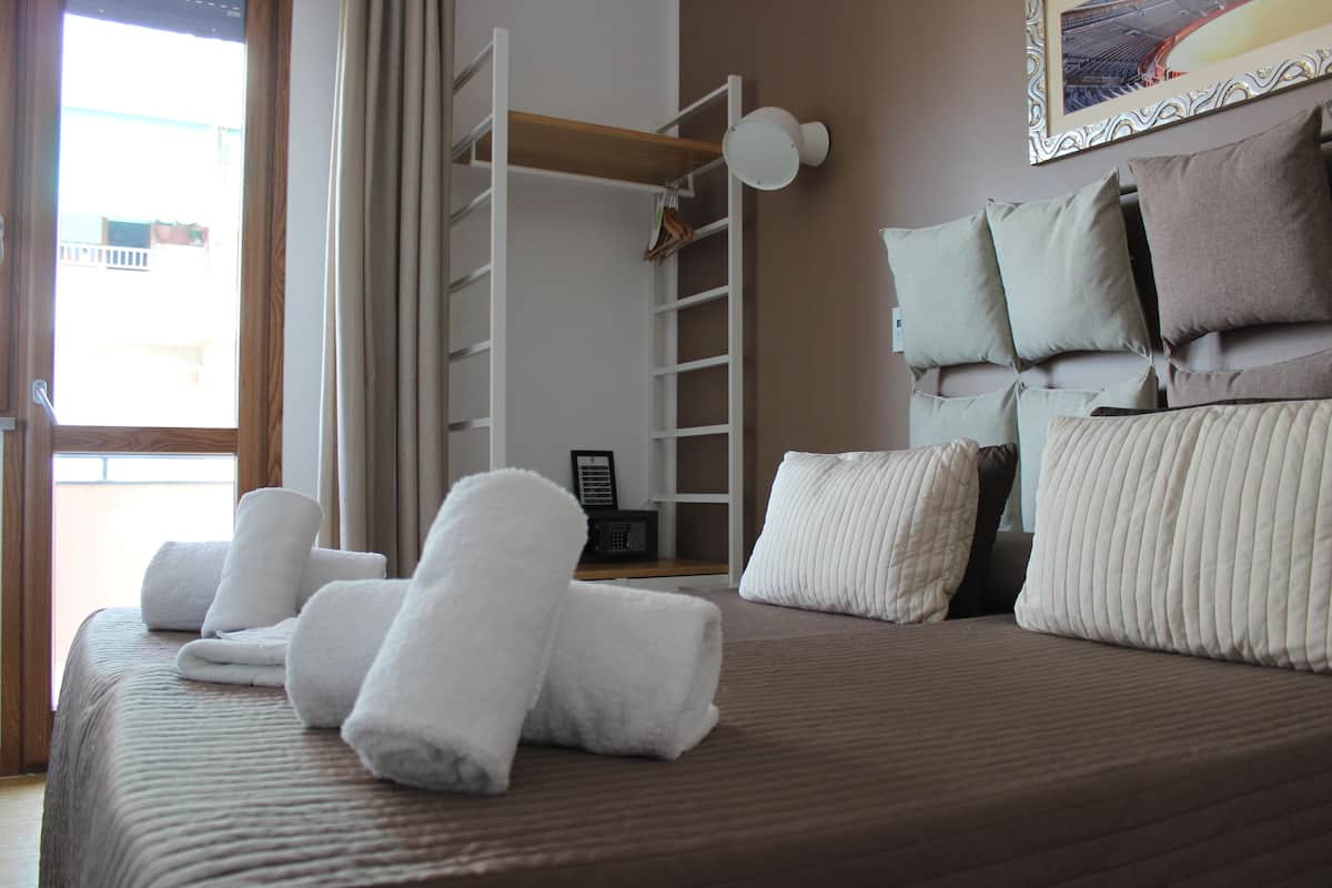 triple room | premium bedding, down duvets, select comfort beds, in-room safe