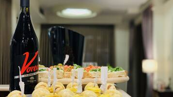 Daily full breakfast for a fee