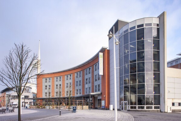 Exterior - Holiday Inn Express Portsmouth - Gunwharf Quays by IHG (Portsmouth)