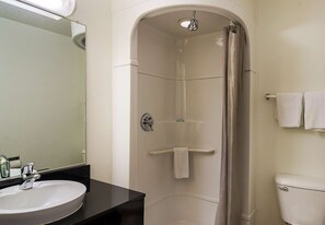 Shower, towels - Motel 6 Laramie, WY (Laramie)