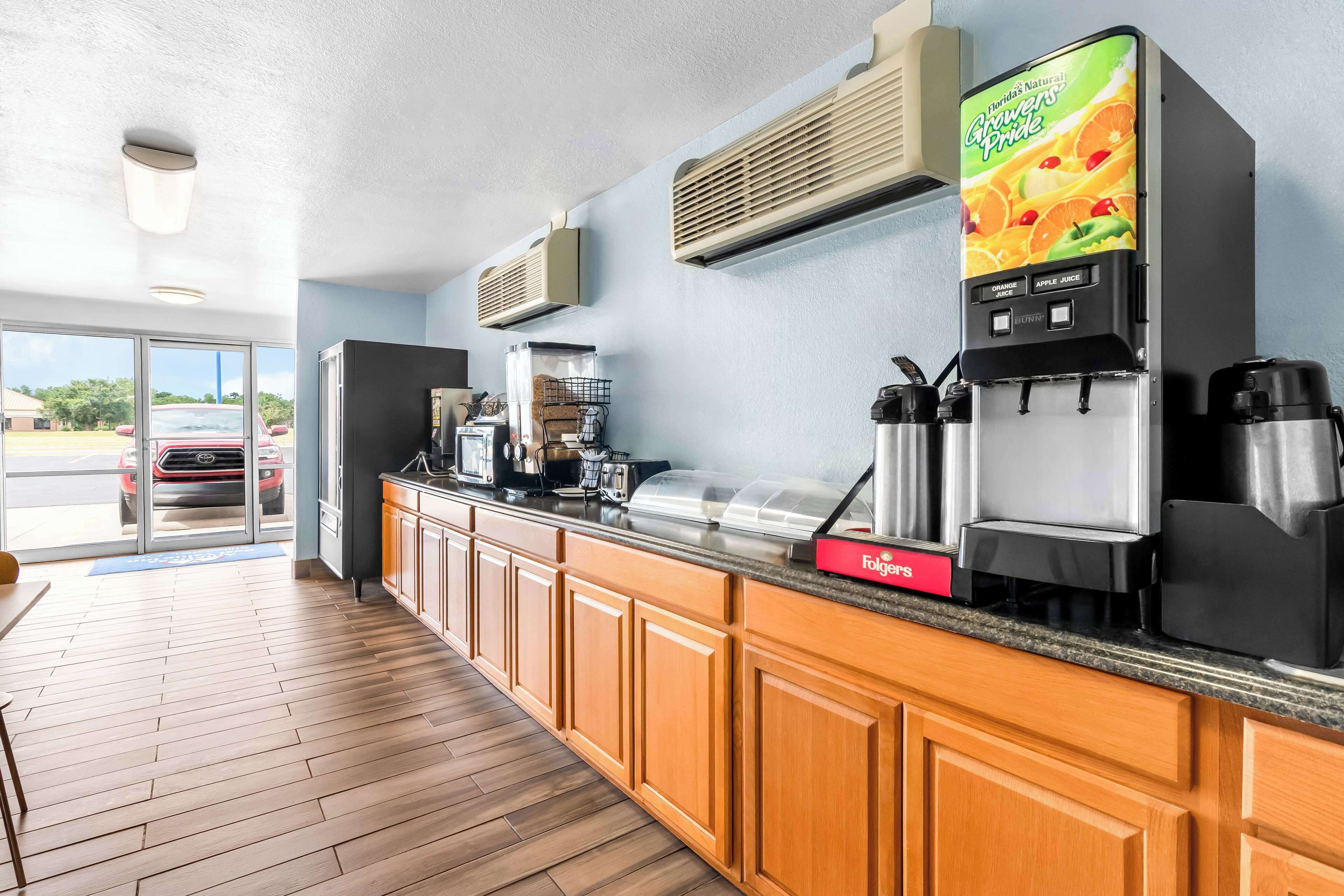 Desayuno continental gratuito y diario