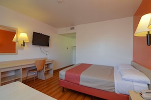 Free WiFi, bed sheets - Motel 6 Indio, CA - Palm Springs (Indio)