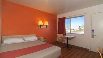 Deluxe Suite, 1 Queen Bed, Non Smoking | Free WiFi, bed sheets