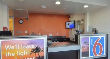 Motel 6 Indio, CA - Palm Springs