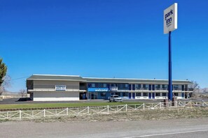 Front of property - Park Inn by Radisson, Wells (Wells)