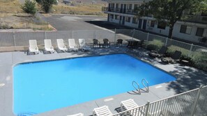 Outdoor pool - Park Inn by Radisson, Wells (Wells)