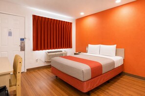 Free WiFi, bed sheets - Bakersfield Inn (Bakersfield)