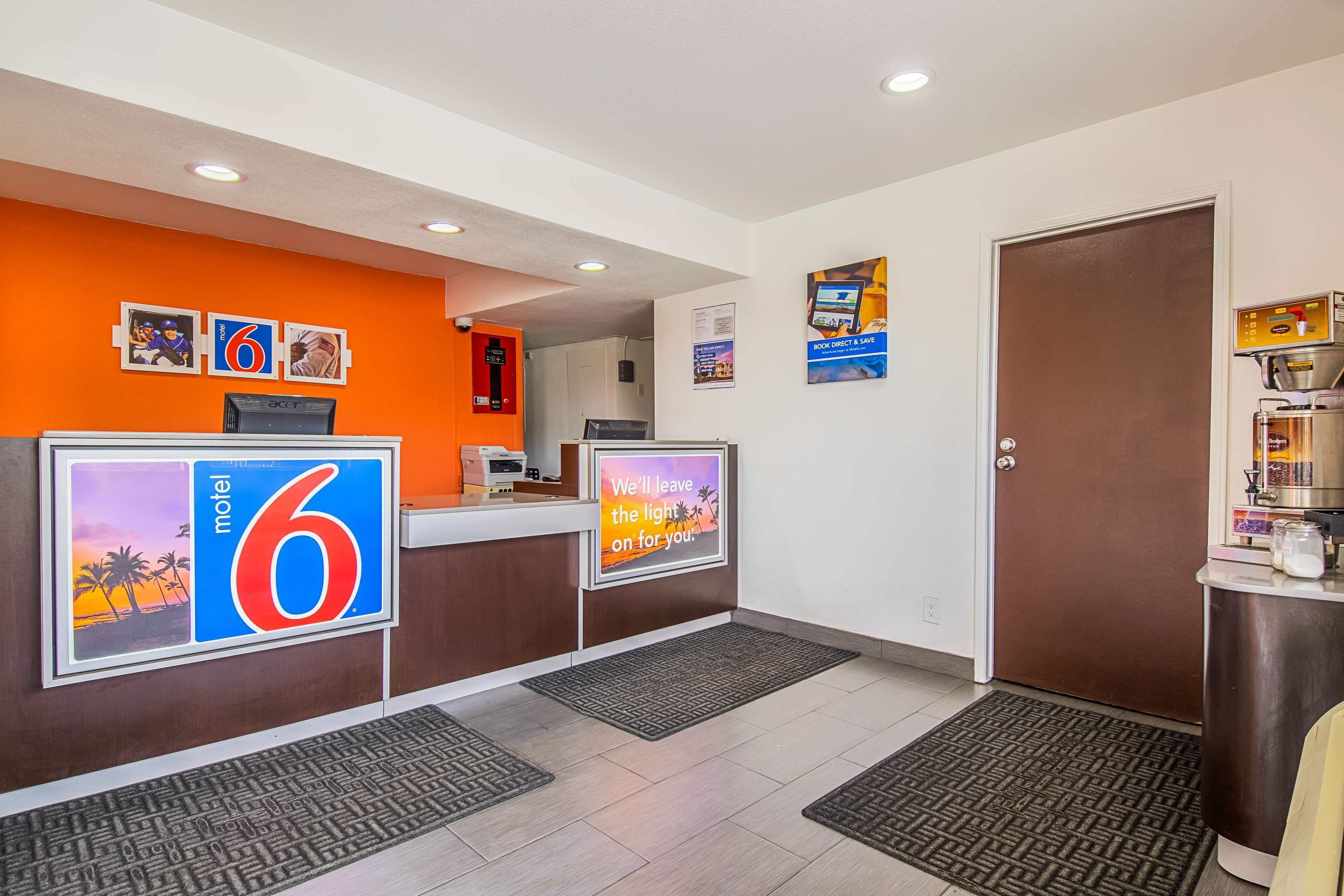 Photo - Motel 6-Bakersfield, CA - Airport