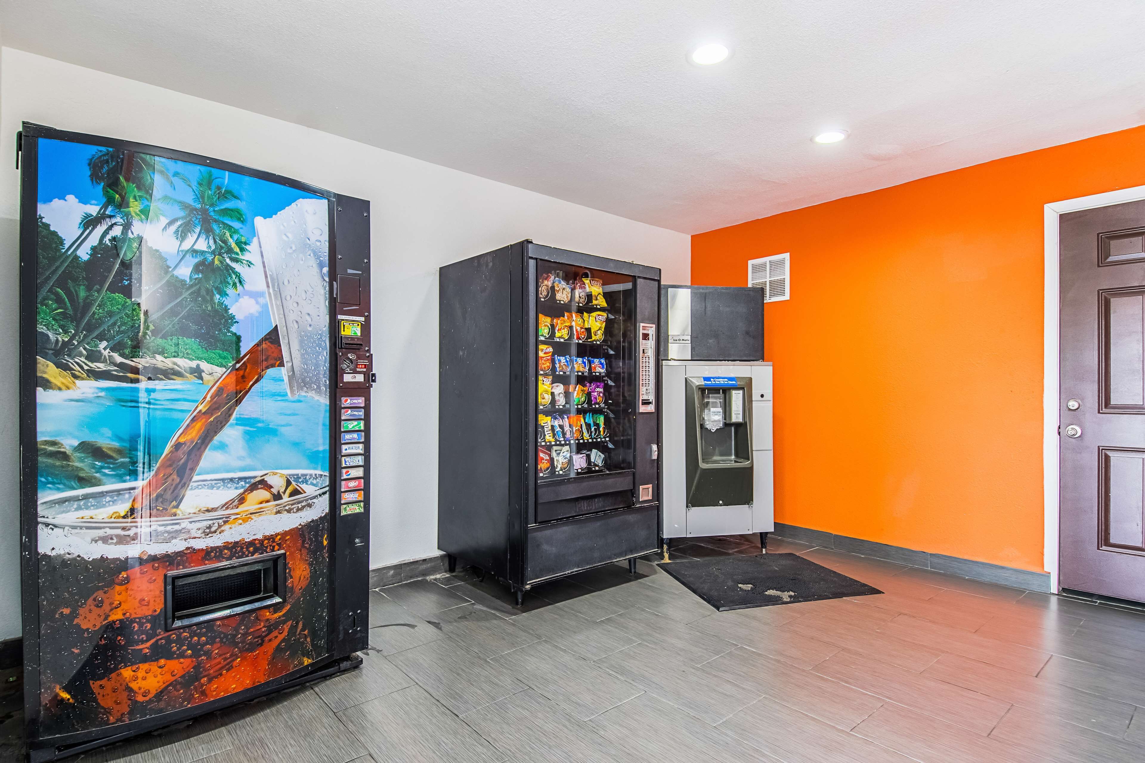 Photo - Motel 6-Bakersfield, CA - Airport