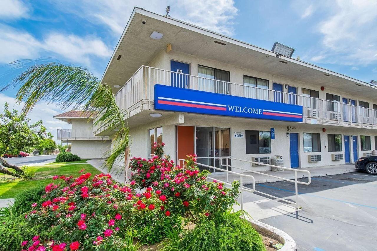Photo - Bakersfield Inn