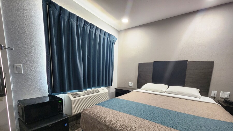 Motel 6 Galveston, TX