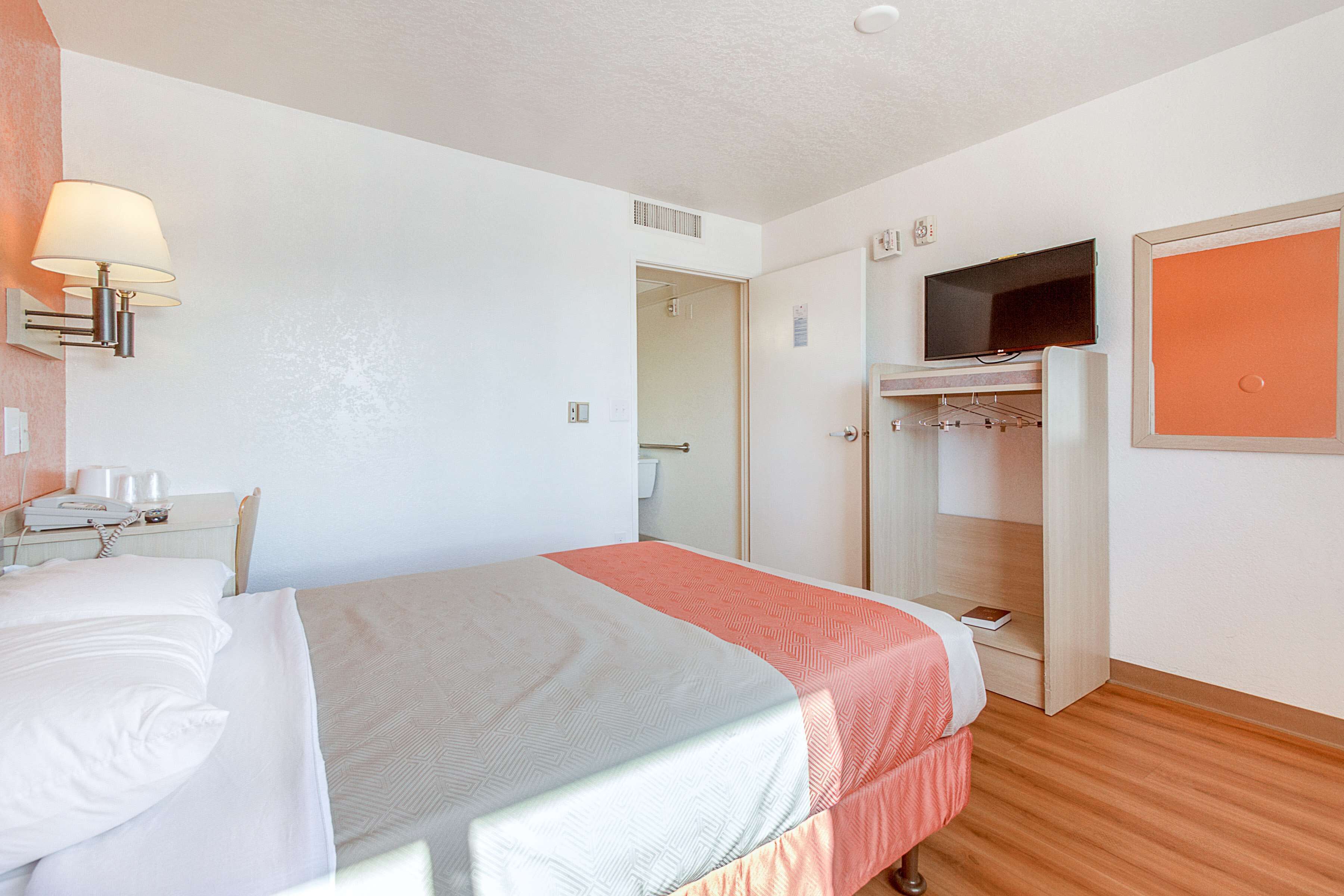 Rideaux occultants, Wi-Fi gratuit, draps fournis