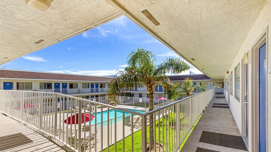 Motel 6 Phoenix North - Bell Road